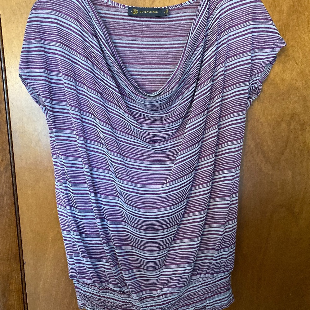 The Limited Outback Red top - size medium